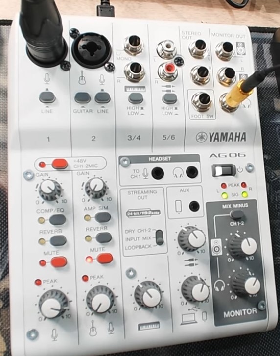 Bộ trộn mixer mini Yamaha AG06MK2 Bộ trộn mixer mini Yamaha AG06MK2